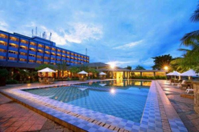 Гостиница Pangeran Beach Hotel  Паданг
